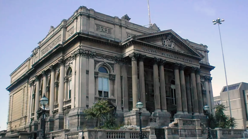 File:Gotham Superior Courthouse.png