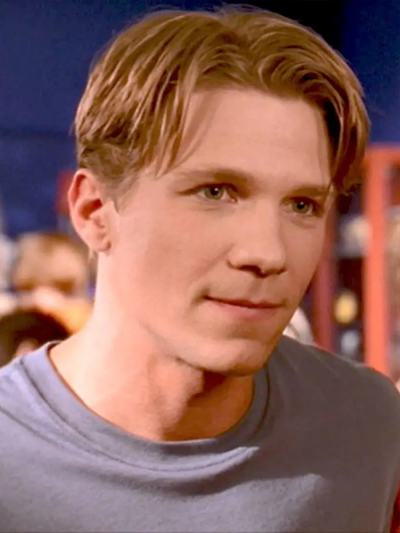 File:Riley Finn.png