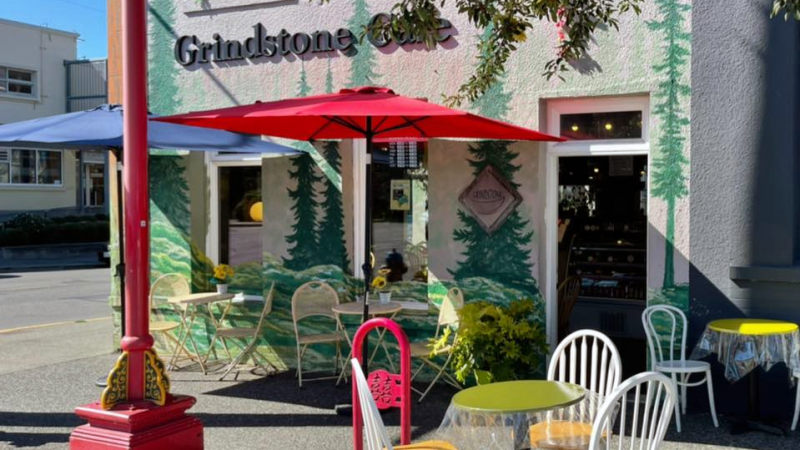 File:Grindstone Cafe.png