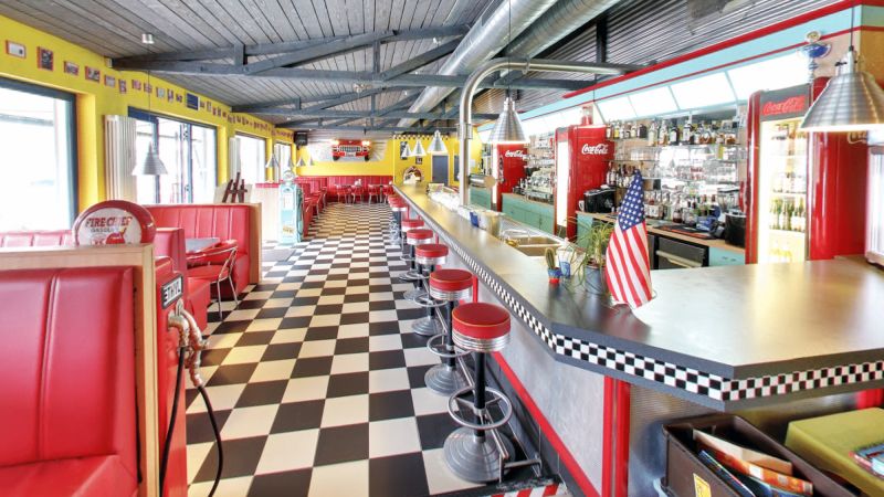 File:Gena's Diner.jpg