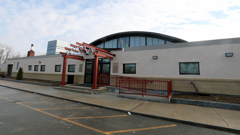 File:E.J. Murray Memorial Skating Center.png