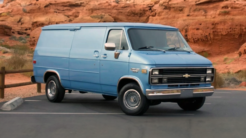 File:1996 Chevrolet G20.png