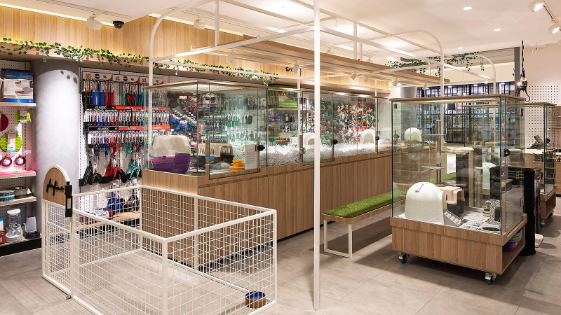 File:McMahon's Pet Emporium.png